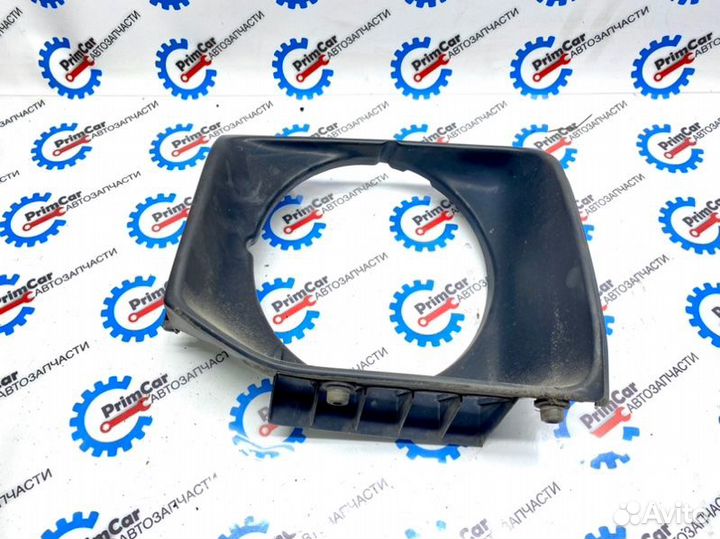 Ободок фары правый Mitsubishi Pajero V21C 4D56