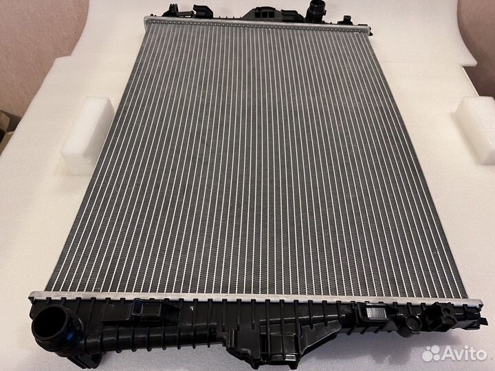 Радиатор охлаждения NEW на Porsche Cayenne 958 4.8