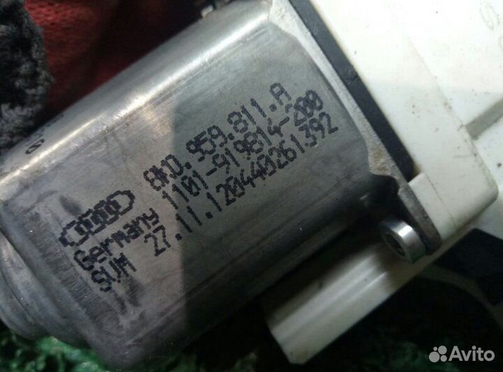 Мотор стеклоподъемника задний левый Audi Q3