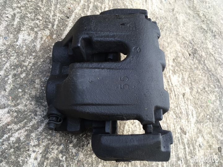 Суппорт передний левый для Mercedes W164 W211