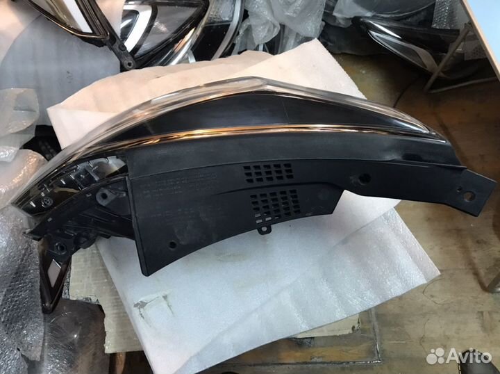 Фара правая Kia Optima 4 JF галоген