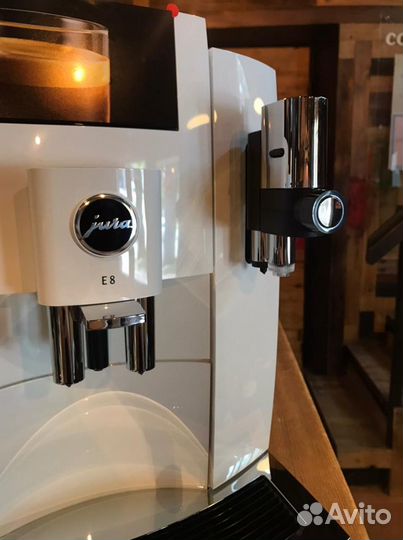 Автоматическая кофемашина Jura E8 (EB) Piano White