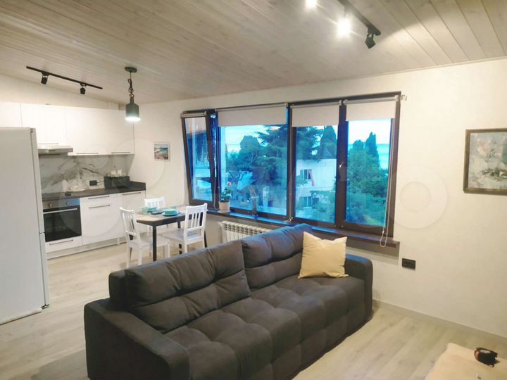 2-к. квартира, 75 м², 3/3 эт.