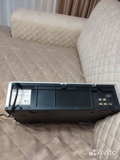 Видеомагнитофон JVC HR-P201