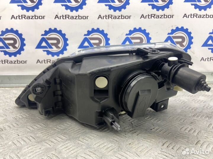 Фара правая Renault Logan