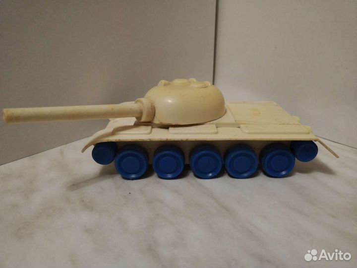Танк военная техника игрушка СССР