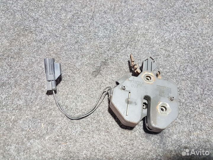 Замок капота Volvo s80