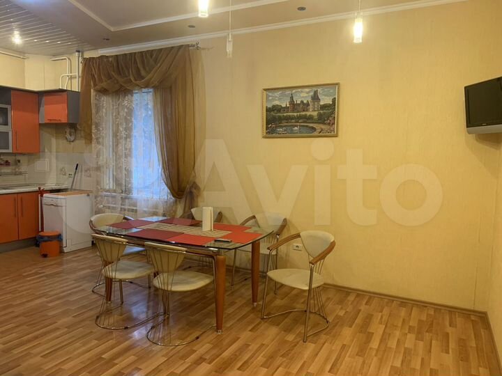 4-к. квартира, 128 м², 1/3 эт.