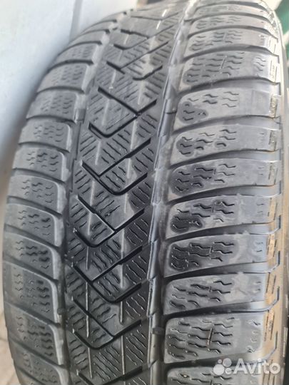 Pirelli Carrier Winter 245/45 R18 100