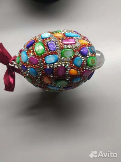 Декоративное яйцо из натуральных камней