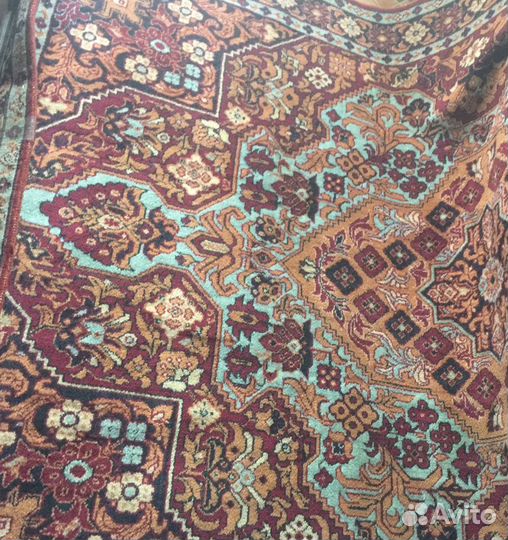 Ковер шерстяной