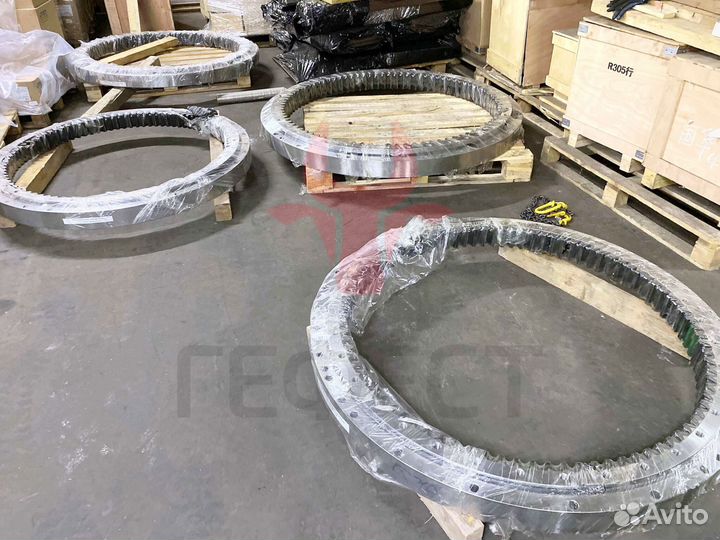 Опорно-поворотный круг Komatsu 206-25-00301