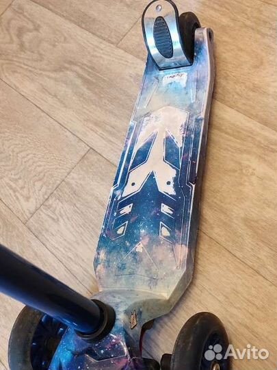 Самокат трёхколёсный светящиеся колеса