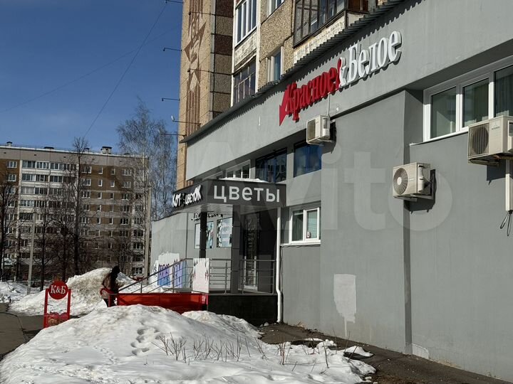 Торговая площадь, 210 м² габ красное и белое