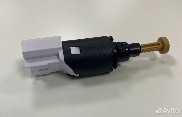 Датчик стоп-сигнала DFM AX7/H30