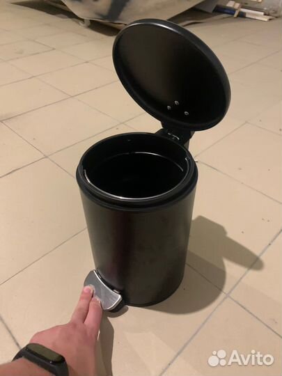 Мусорное ведро с педалью