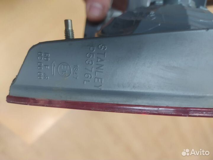 Фонарь внутренний левый Honda Civic 4D