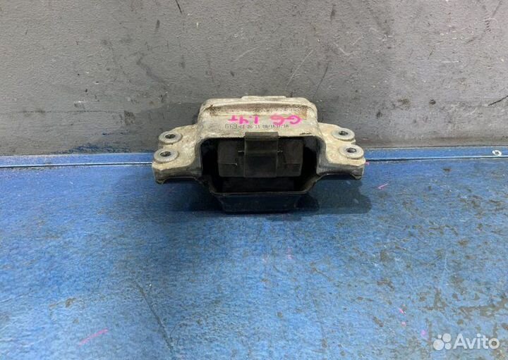 Подушка двигателя левая Volkswagen Golf 6