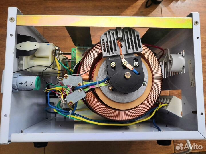 Стабилизатор на 100 вольт 2000 Ватт Япония