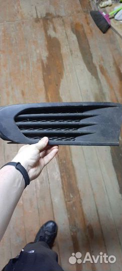 Заглушка противотуманки левая vw polo 2012