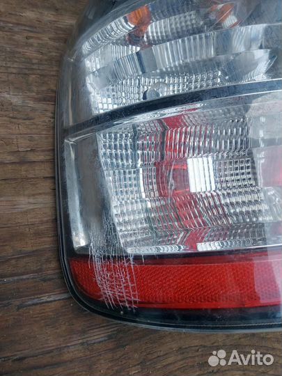 Фонарь задний левый Toyota Prius 2 NHW20