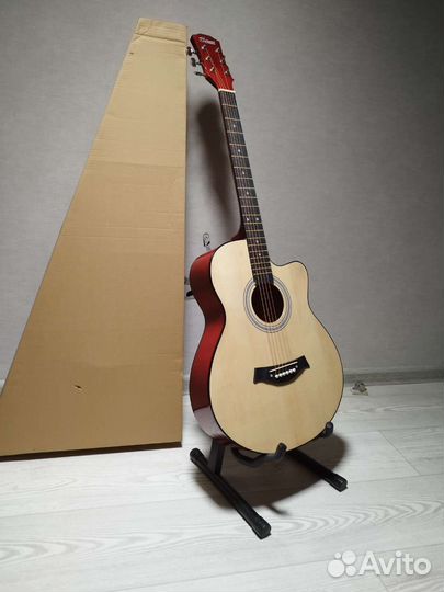 Гитара с чехлом
