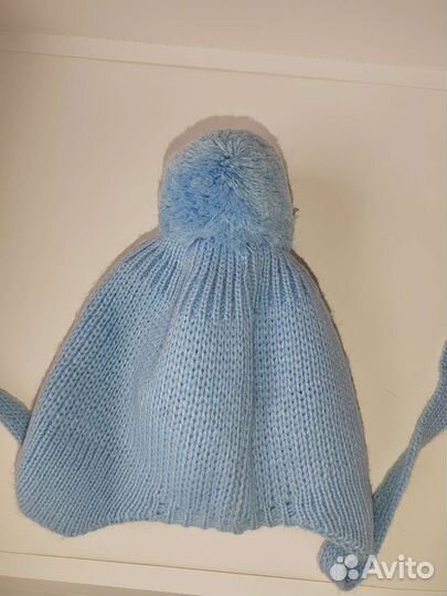 Шапочка и пинетки для новорожденного