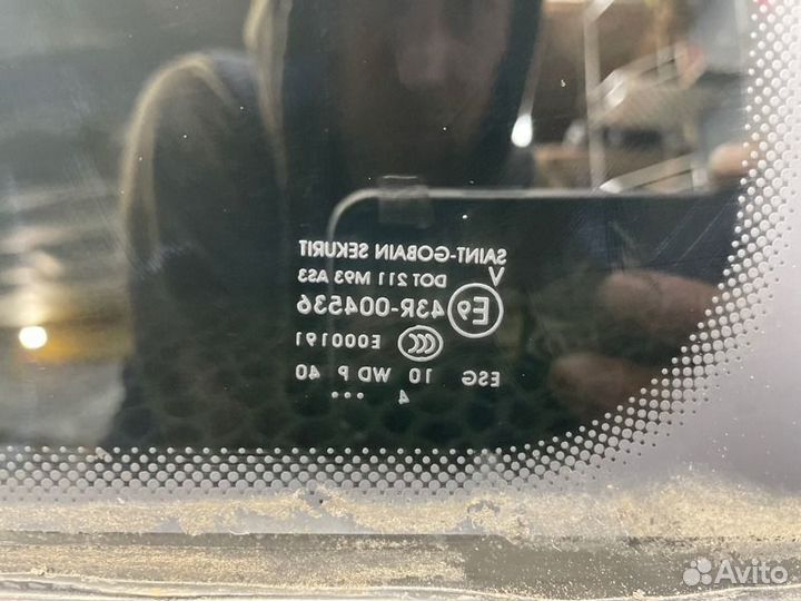 Стекло двери заднее правое Mercedes Benz V-Class