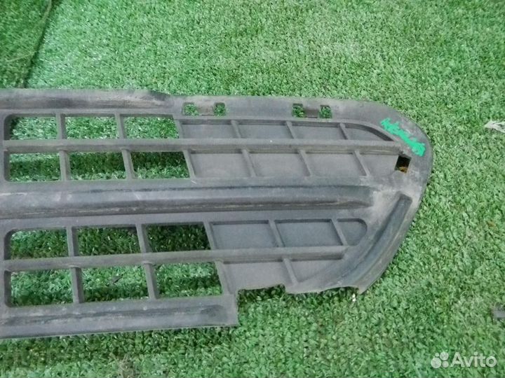 Решетка переднего бампера Chevrolet Cruze 1 (2012