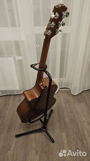 Подставка для гитары