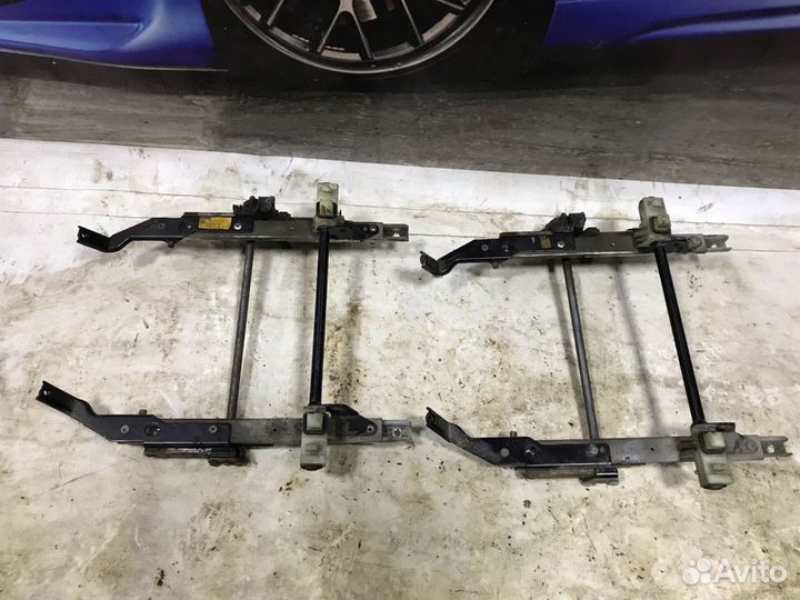 Направляющая заднего сиденья Mercedes W220