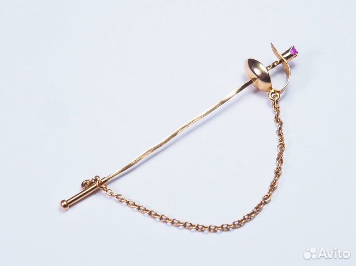 Брошь. Булавка «Шпага» с корундом. Золото 583 пр