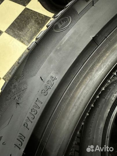 Lexxis Arctic-53 285/40 R22 и 325/35 R22 106T