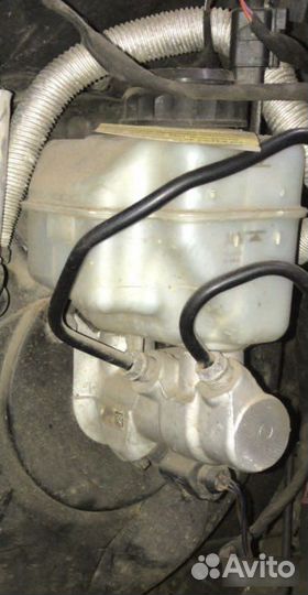 Главный тормозной цилиндр Audi Q3 2014