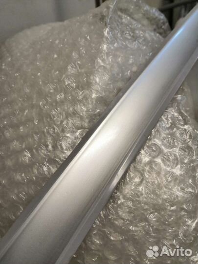 Бортики пристеночные на кухон. столешницу