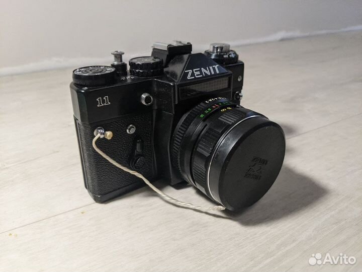 Зеркальный фотоаппарат Зенит 11