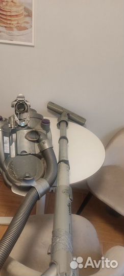 Пылесос dyson с Щёткой