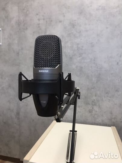 Студийный микрофон