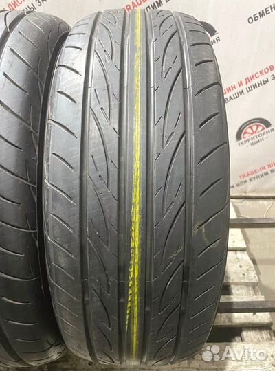 Yokohama Advan Fleva V701 215/55 R17 93Q