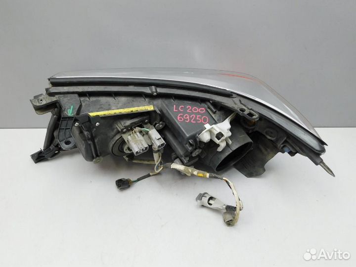 Фара правая Toyota Land Cruiser