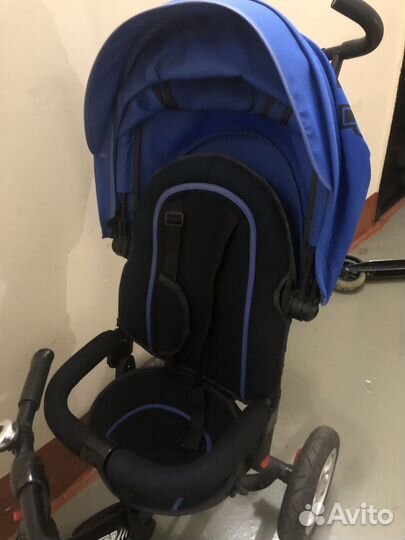 Трехколесный велосипед с ручкой city