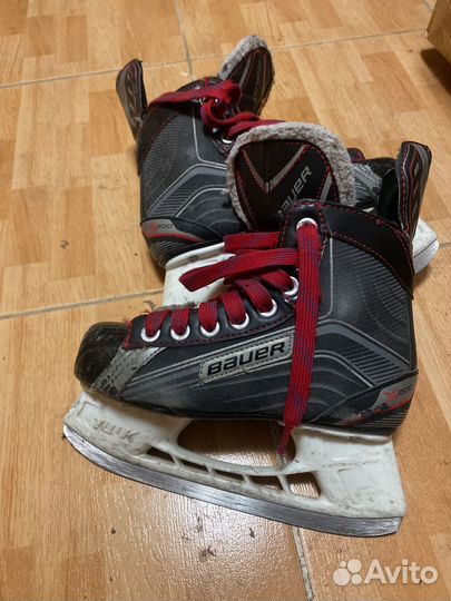 Коньки хоккейные детские 33.5 размер bauer x200