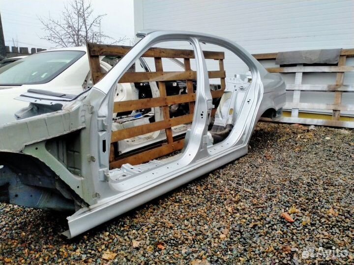 Кузов левый Bmw 523I Левый Руль Пробег:38000 Км