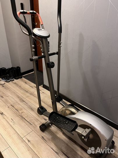 Эллиптический тренажер atemi
