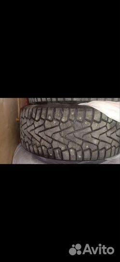 Pirelli Ice Zero 235/45 R19