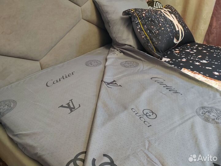 Постельное белье Yves Saint Laurent