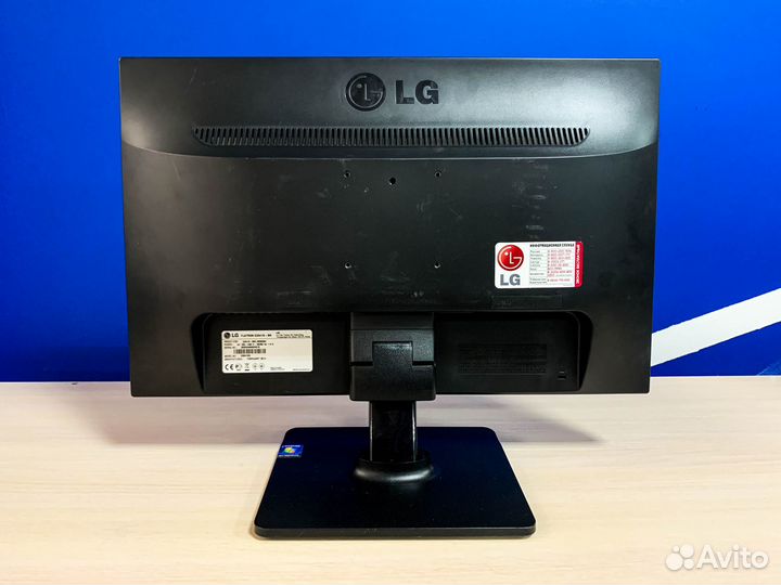 Монитор LG Flatron 20