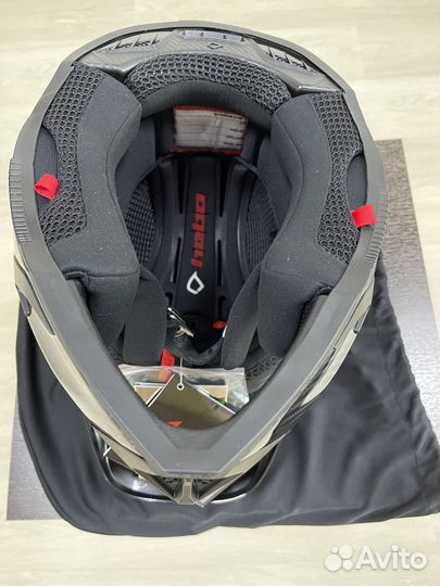 Кроссовый шлем из 100 карбона