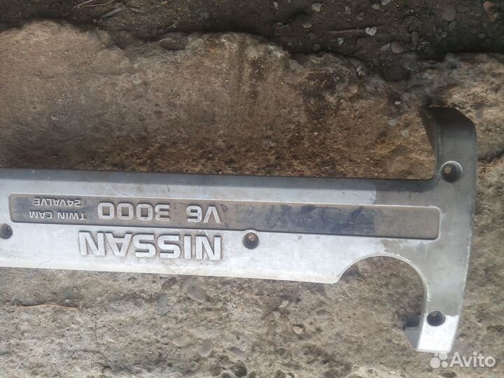 Накладка декоративная двс Nissan Maxima A32 vq30de