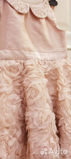 Нарядное платье на 4-6 лет